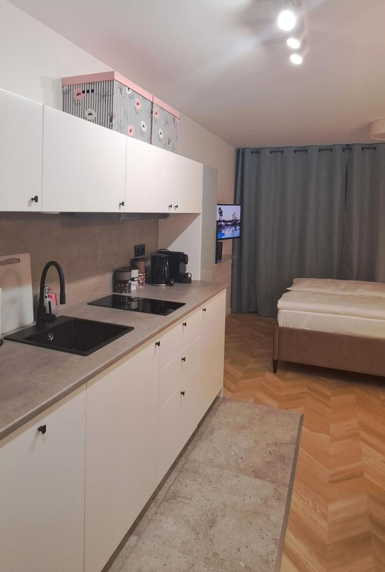 Falcon Apartment Center 4 Metro Swietokrzyska 바르샤바 외부 사진